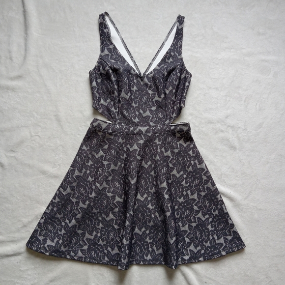 Abercrombie & Fitch Dresses & Skirts - Abercrombie & Fitch Sleeveless Gray Lace Overlay Cutout Mini Dress M
